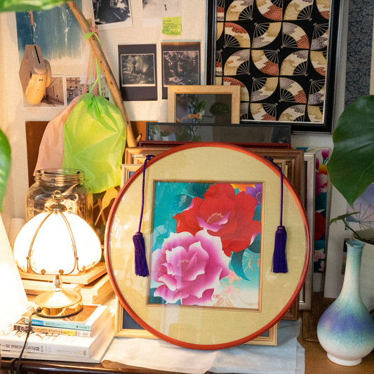 Vintage kimono tapestry with vintage frame / ビンテージ着物 額付き