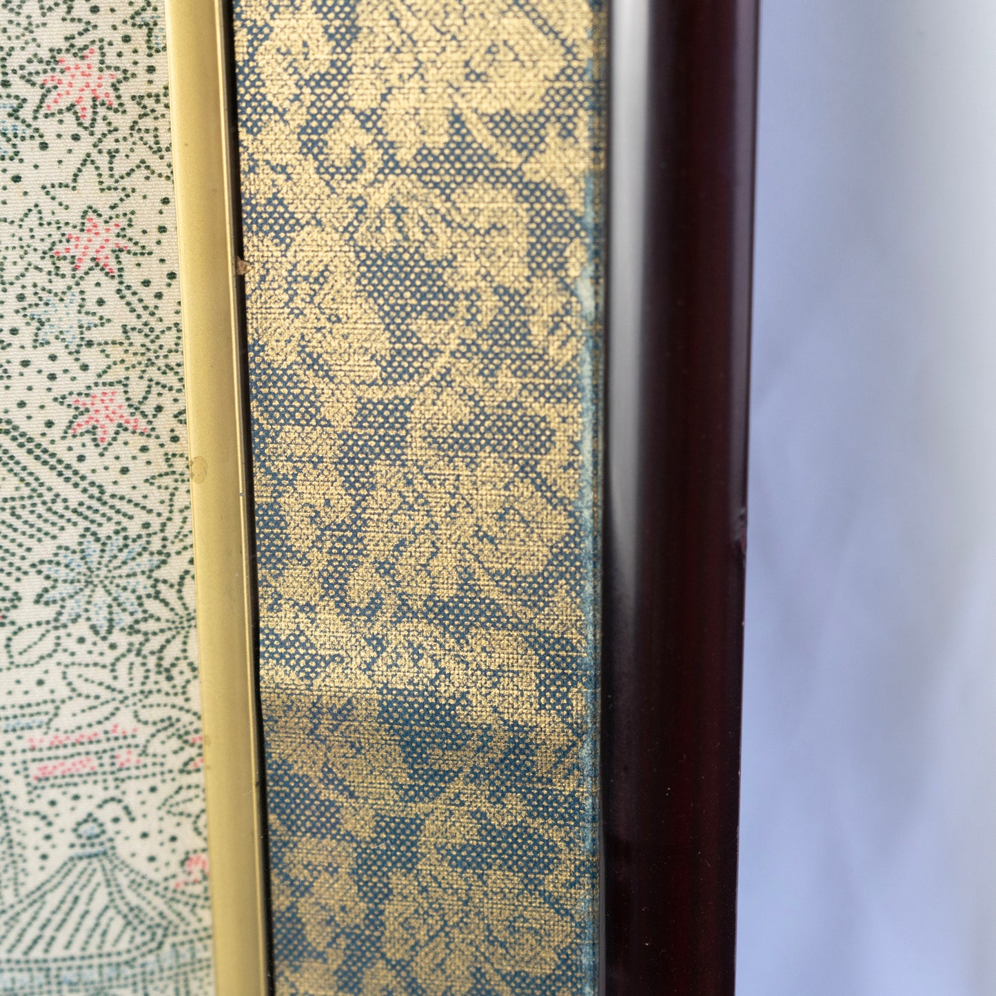 A vintage kimono tapestry with vintage frame / ビンテージ着物 額付き