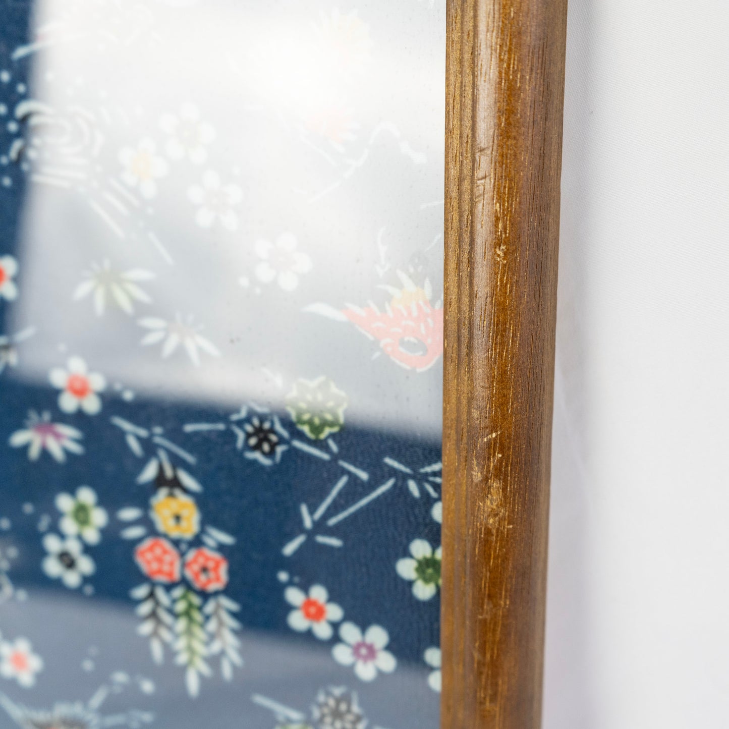 A vintage kimono tapestry with vintage frame / ビンテージ着物 額付き